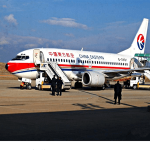梧州西江空运公司航空快运业稳步发展的原因是什么？